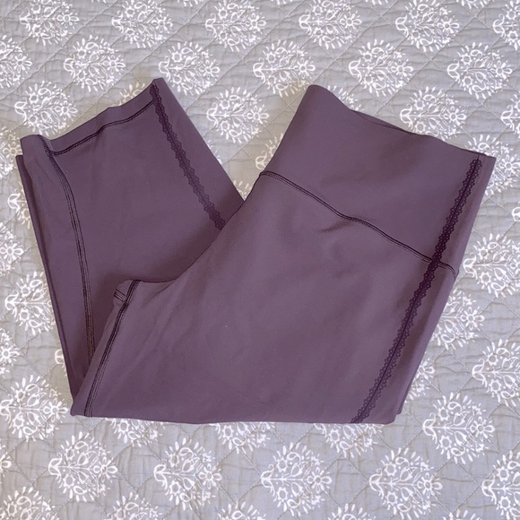 lululemon athletica Pants - Lululemon Crop Leggings